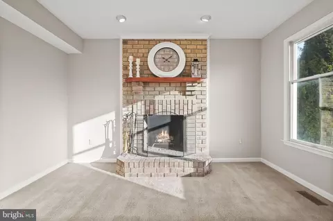 Living - 309 Cone Branch Dr, Middletown, MD 21769 photo 3 of 4