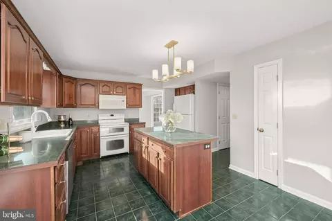 Kitchen - 309 Cone Branch Dr, Middletown, MD 21769 photo 3 of 8