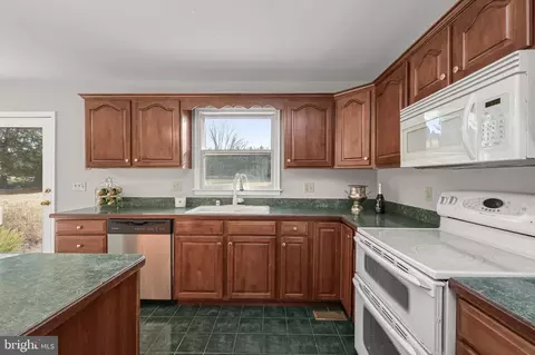 Kitchen - 309 Cone Branch Dr, Middletown, MD 21769 photo 4 of 8