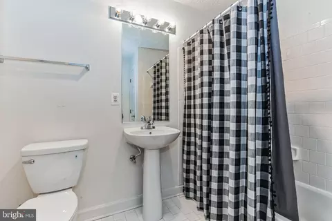 Bath - 6512 Springwater Ct #4201, Frederick, MD 21701 photo 3 of 4