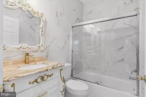 Bath - 1818 Granby Way, Frederick, MD 21702 photo 8 of 9
