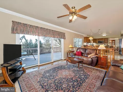 Living - 6418 Jefferson Blvd, Frederick, MD 21703 photo 5 of 6