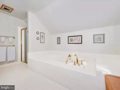 Bath - 6418 Jefferson Blvd, Frederick, MD 21703 photo 4 of 5