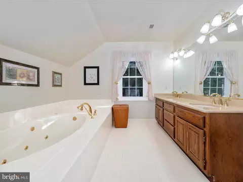 Bath - 6418 Jefferson Blvd, Frederick, MD 21703 photo 2 of 5