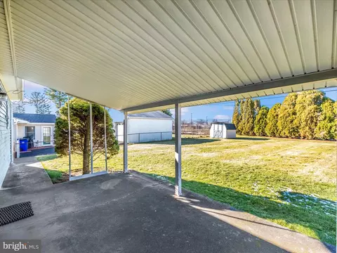 Exterior - 907 Young Pl, Frederick, MD 21702 photo 5 of 12