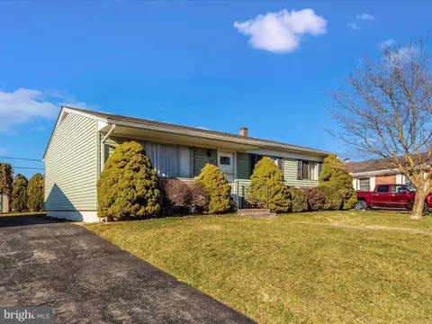 Exterior - 907 Young Pl, Frederick, MD 21702 photo 11 of 12