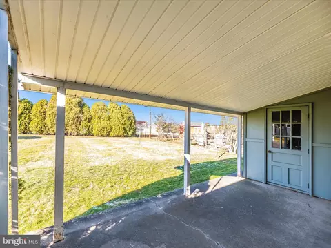 Exterior - 907 Young Pl, Frederick, MD 21702 photo 7 of 12