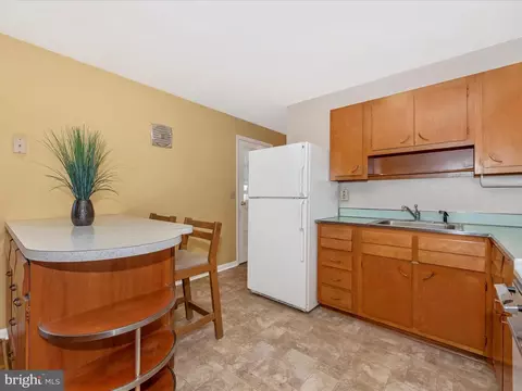 Kitchen - 907 Young Pl, Frederick, MD 21702 photo 6 of 9