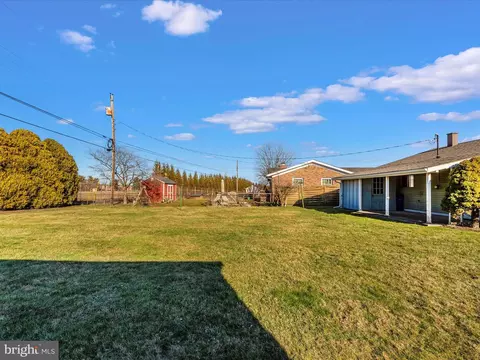 Exterior - 907 Young Pl, Frederick, MD 21702 photo 8 of 12