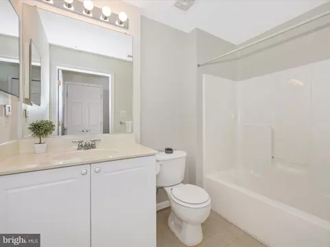 Bath - 595 Cawley Dr #4-2C, Frederick, MD 21703 photo 2 of 2