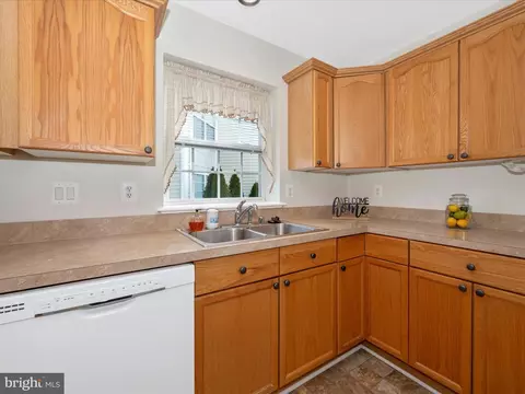 Kitchen - 595 Cawley Dr #4-2C, Frederick, MD 21703 photo 6 of 8