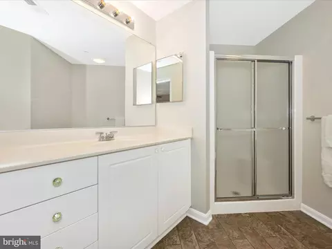 Bath - 595 Cawley Dr #4-2C, Frederick, MD 21703 photo 1 of 2