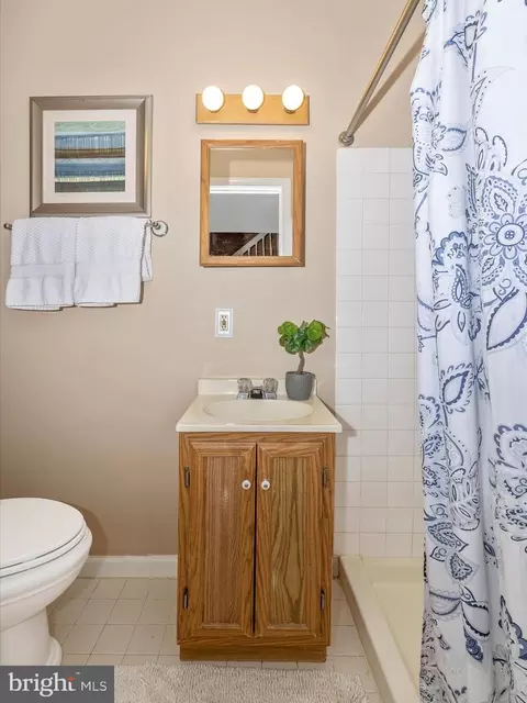 Bath - 228 E 7th St, Frederick, MD 21701 photo 2 of 4