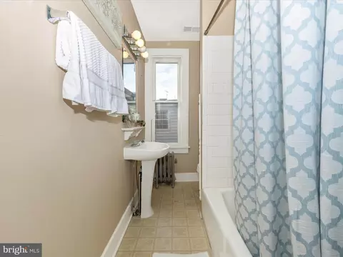 Bath - 228 E 7th St, Frederick, MD 21701 photo 3 of 4