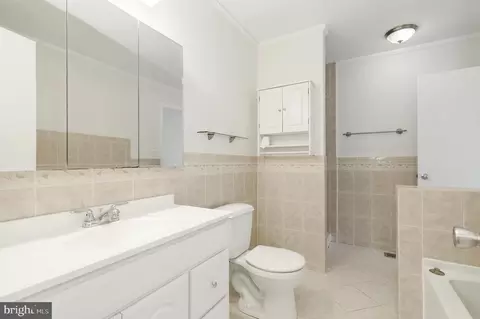 Bath - 6914 Alex Ct, Frederick, MD 21703 photo 1 of 3