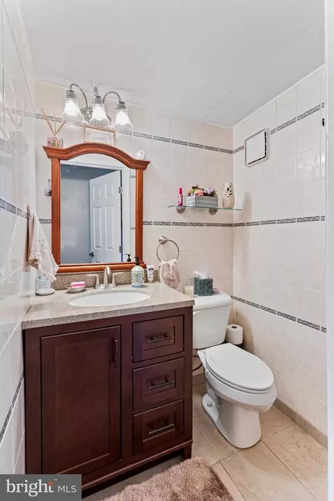 Bath - 1840 Millstream Dr, Frederick, MD 21702 photo 1 of 4