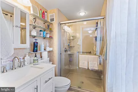 Bath - 1840 Millstream Dr, Frederick, MD 21702 photo 3 of 4