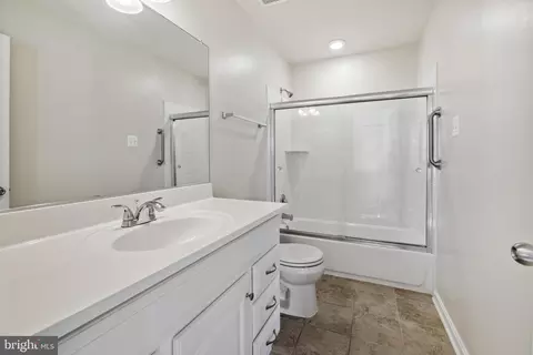 Bath - 4961 Farringdon Ct, Frederick, MD 21703 photo 3 of 4