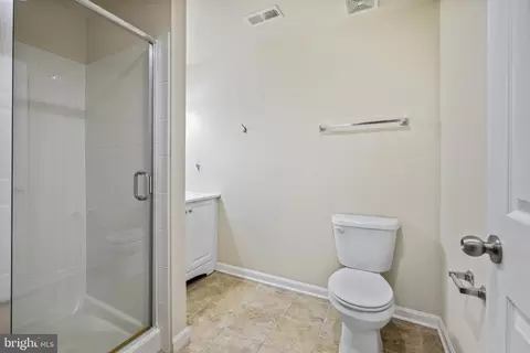 Bath - 4961 Farringdon Ct, Frederick, MD 21703 photo 4 of 4