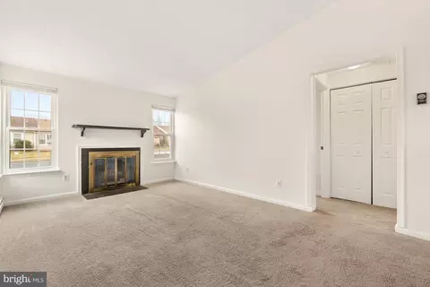 Living - 810 Chadwick Cir, Frederick, MD 21701 photo 1 of 4