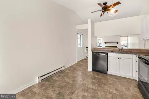Kitchen - 810 Chadwick Cir, Frederick, MD 21701 photo 4 of 5