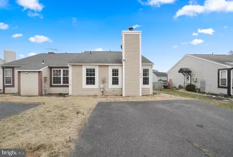 Exterior - 810 Chadwick Cir, Frederick, MD 21701 photo 7 of 9