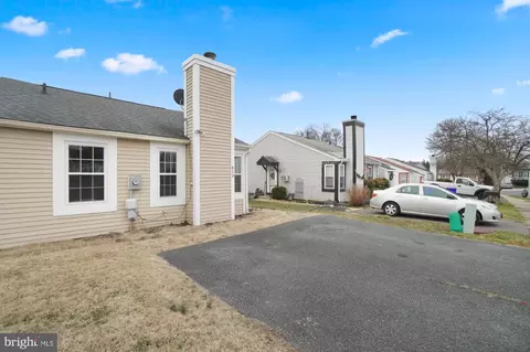 Exterior - 810 Chadwick Cir, Frederick, MD 21701 photo 9 of 9
