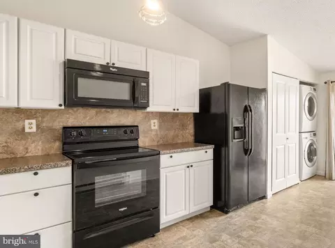Kitchen - 810 Chadwick Cir, Frederick, MD 21701 photo 3 of 5