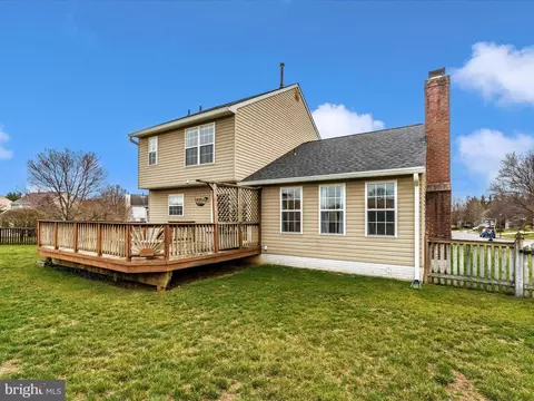Exterior - 6818 Hallard Ct, Frederick, MD 21703 photo 4 of 10