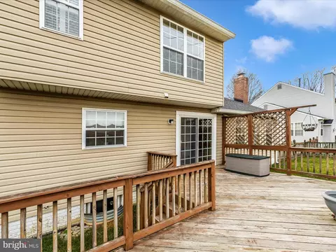 Exterior - 6818 Hallard Ct, Frederick, MD 21703 photo 6 of 10