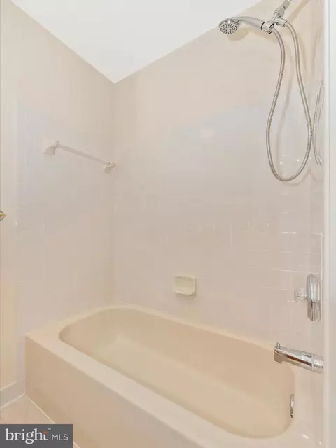 Bath - 6818 Hallard Ct, Frederick, MD 21703 photo 3 of 3