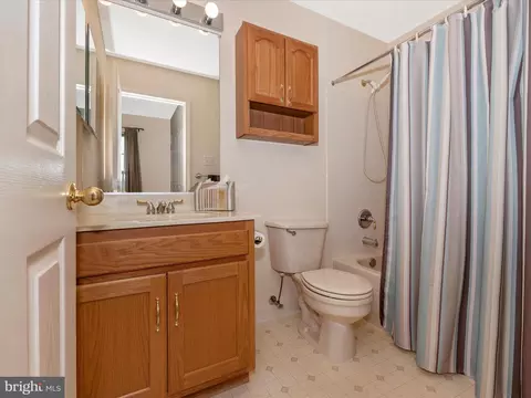 Bath - 6818 Hallard Ct, Frederick, MD 21703 photo 1 of 3