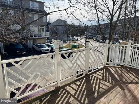 Exterior - 516 Eisenhower Dr, Frederick, MD 21703 photo 3 of 5