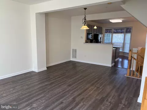 Living - 516 Eisenhower Dr, Frederick, MD 21703 photo 1 of 1