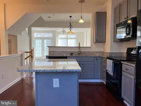 Kitchen - 516 Eisenhower Dr, Frederick, MD 21703 photo 4 of 6