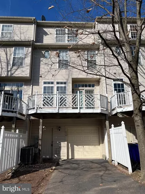 Exterior - 516 Eisenhower Dr, Frederick, MD 21703 photo 2 of 5
