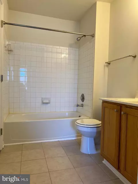 Bath - 516 Eisenhower Dr, Frederick, MD 21703 photo 2 of 4