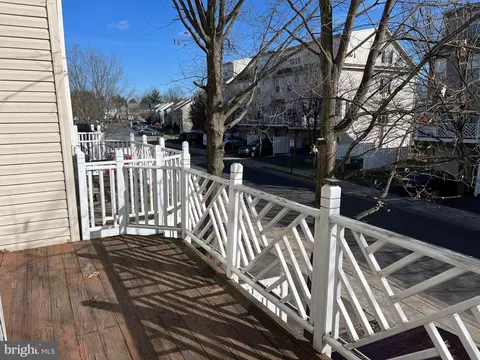 Exterior - 516 Eisenhower Dr, Frederick, MD 21703 photo 4 of 5