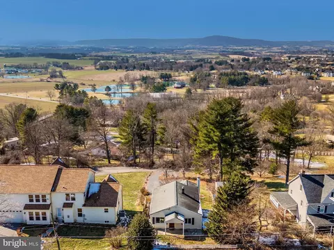 6819 Vale Summit Ln, Middletown, MD 21769