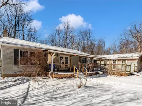 4744 D Middlepoint Rd, Myersville, MD 21773