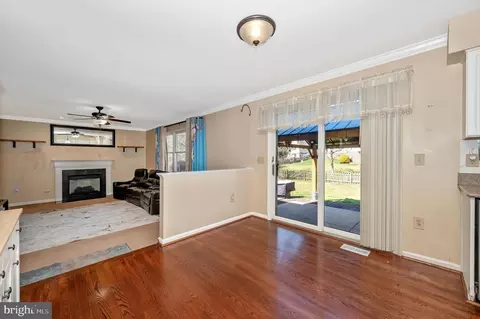 Living - 2479 Wayside Ct, Frederick, MD 21703 photo 2 of 4