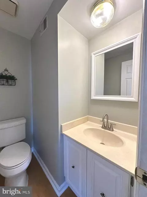 Bath - 1224 C Danielle Dr #1224C, Frederick, MD 21703 photo 1 of 2