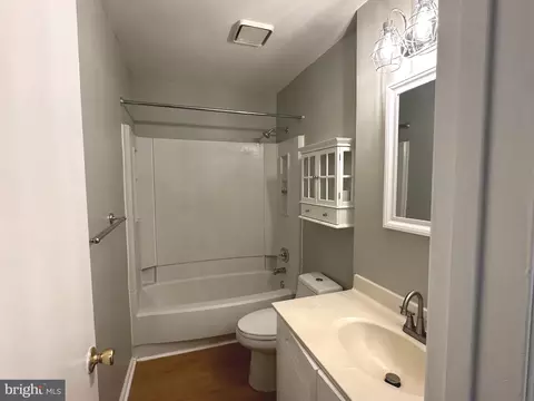 Bath - 1224 C Danielle Dr #1224C, Frederick, MD 21703 photo 2 of 2