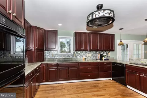 Kitchen - 4602 E Basford Rd, Frederick, MD 21703 photo 6 of 8