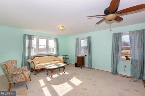 Bedroom - 4602 E Basford Rd, Frederick, MD 21703 photo 3 of 9