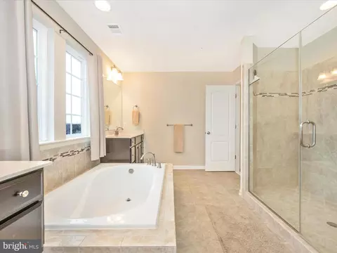 Bath - 1907 Culebra Ct, Frederick, MD 21702 photo 3 of 7
