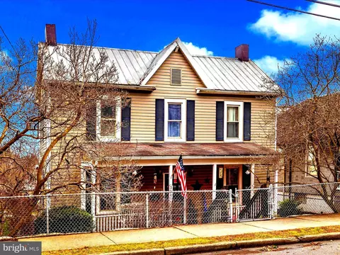 304 9th Ave, Brunswick, MD 21716