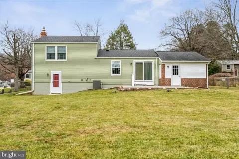 Exterior - 7016 Willow Tree Dr S, Middletown, MD 21769 photo 10 of 14