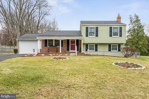 Exterior - 7016 Willow Tree Dr S, Middletown, MD 21769 photo 2 of 14
