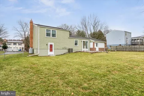 Exterior - 7016 Willow Tree Dr S, Middletown, MD 21769 photo 11 of 14